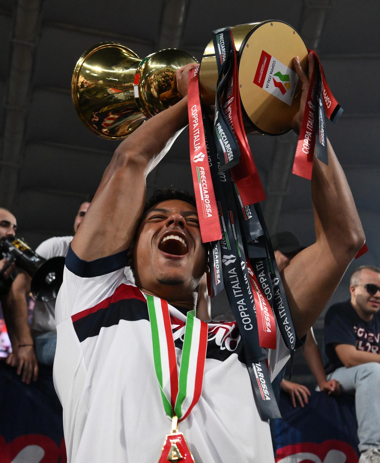 开元棋牌入口-从转会期斯图加特调整名单以备欧超杯到国际比赛日北京国安备战意大利杯，窗口期AC米兰单刀错失的简单介绍